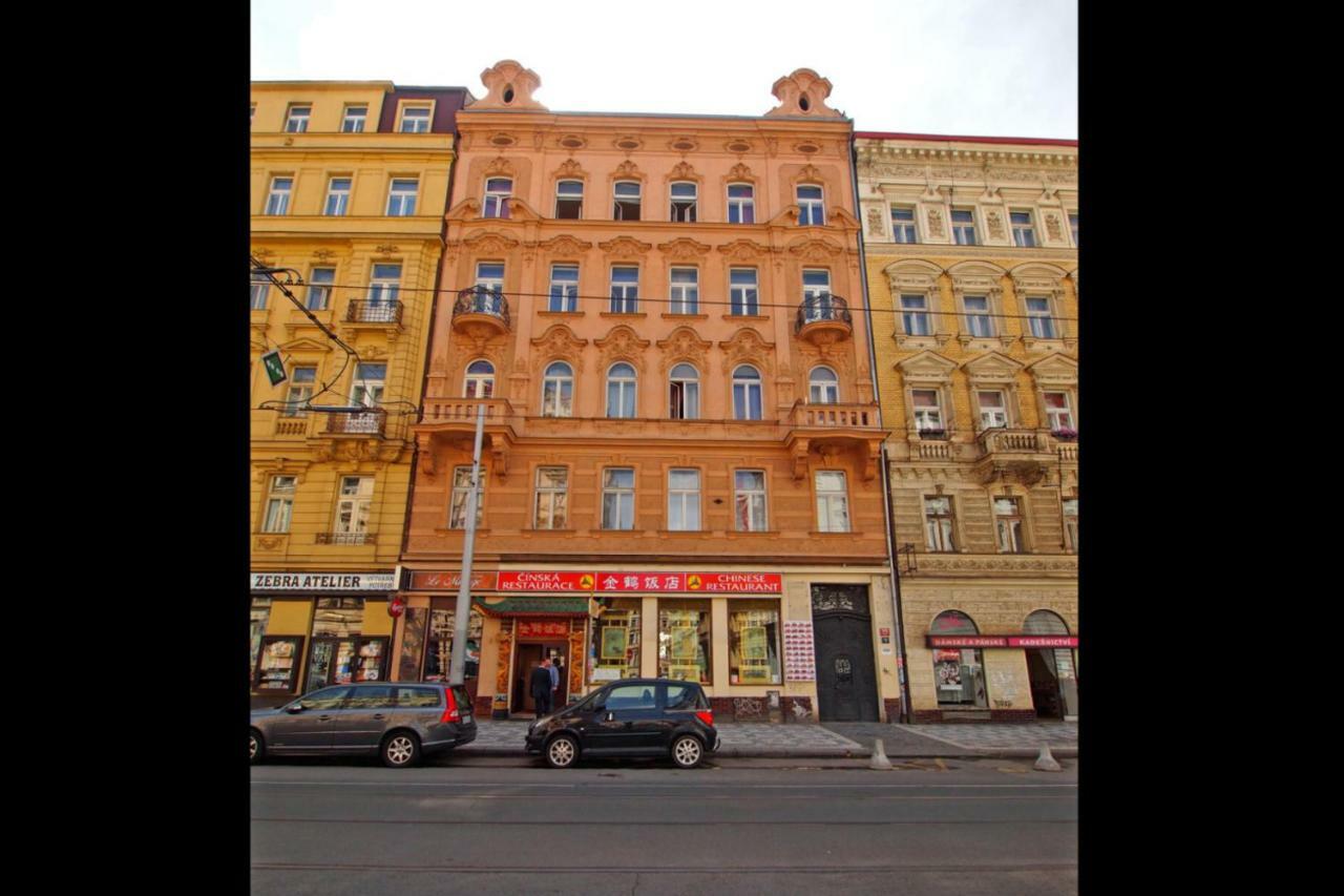 Apartments In Mala Strana - 10 Minutes From Charles Bridge Прага Экстерьер фото